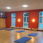 Gymnastikhalle des Sport-Club Pinneberg in Pinneberg mit Trainingsfläche und Sportgeräten.